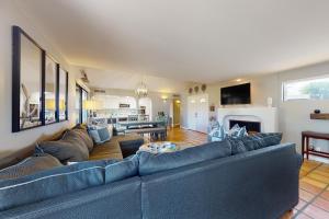 Where the Airways Meet the Fairways