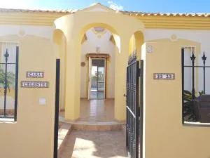 Celeste with private pool - Los Serranos