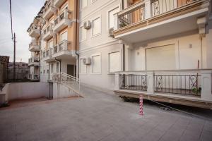 The Luxury Garden Apartment by PikHost