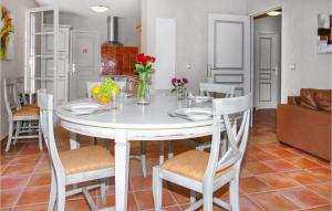 Maisons de vacances Nice home in Callian with Outdoor swimming pool, WiFi and 3 Bedrooms : photos des chambres