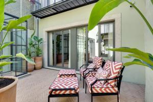 Portie Deluxe Suites by DAHOME