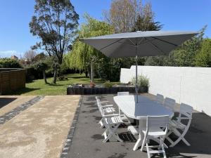 Maisons de vacances La Cabane Rouge - Jolie maison pour 7 personnes : Maison de Vacances