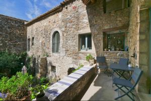 Villas La Petite Vigne UZES Mas de Village restaure avec piscine 8 a 10 personnes : photos des chambres