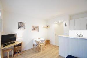 Balcons du port - Capbreton - A proximite immédiate du port de plaisance, studio en rez de chaussée avec cour dans résidence