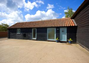 Burtons Farm Barn