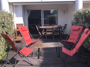 Appartements T2 Rez de jardin piscine parking La Baule : photos des chambres