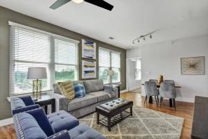 2BR Airy Getaway Near Downtown Pool Gym - 4hvězdičkové hotely ve městě San Antonio