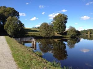 Maisons de vacances Meadow View Gites, Janaillat, Creuse, France, 23250 : photos des chambres