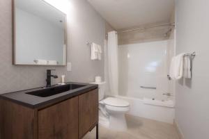 Standard Queen Room room in Westborough Inn