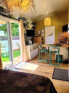 Maisons de vacances Copacabana TINY HOUSE studio terrasse jardin : photos des chambres