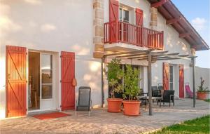 Maisons de vacances Awesome home in La Bastide-Clairence with 3 Bedrooms and WiFi : photos des chambres