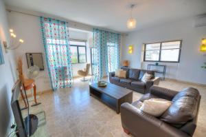 Enormous 3bedrooms seafront with balcony PDEH1-1 - 4hvězdičkové hotely ve městě Sliema