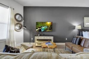 Style and Comfort Studio Southtown Gym Pool