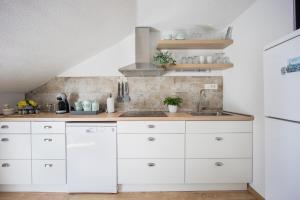 Stonehouse Lino for 6 with sea view