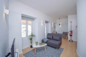 Charming Seaside Apartment - 1 min from the beach - Albatroz