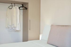 Fix 2bd apartment with Parthenon view