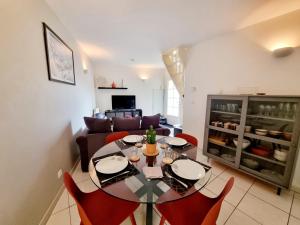 Coquette maison de ville calme avec patio