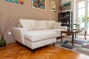 Art & Gallery Vacation Home