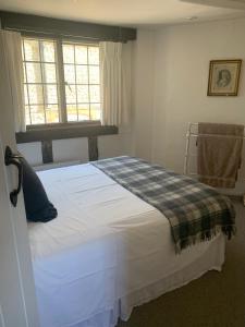 Lovely Two Bedroom Town House - Minimum 2 Night Stay