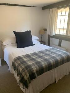 Lovely Two Bedroom Town House - Minimum 2 Night Stay