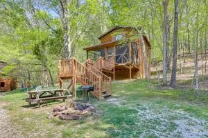 Cozy Indiana Cabin Rental with Private Porch and Grill - Temple
