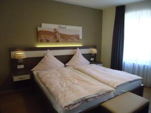  Single Room with Private External Bathroom room in Gasthaus Huwer