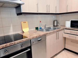 2BR Apartment next to National Archaeological Museum and AUEB