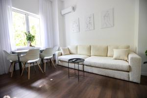 "MiddleNest" Central Apartment