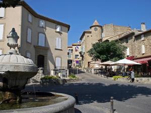 Maisons de vacances Maison de Village 