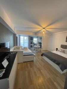 Bucharest Airport Henri Coanda & Therme-SELF CHECK-IN