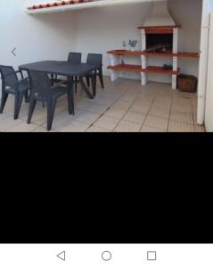 Casinha Rés do Chão na Nazaré com Quintal e Barbecue