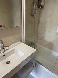 Hotels Le Coq d'Or : photos des chambres