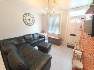 Wimborne House, 3BR, Airport, M1, 6 beds