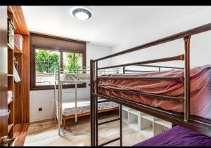 Casa rustica con piscina y jardin