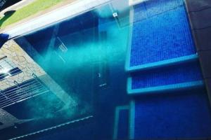 Casa rustica con piscina y jardin