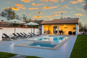 Villa Nola