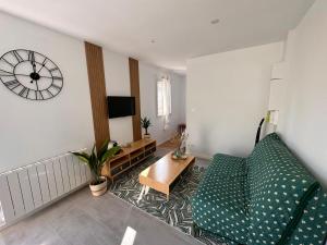 Appartements Tiny House moderne et son jardin prive - 5mn Roanne : photos des chambres