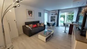 Charmant Appartement avec Terrasse, Jardin Privatif et Piscine à Cannes - La Roquette-sur-Siagne