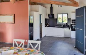 Maisons de vacances Stunning home in Galan with 2 Bedrooms : photos des chambres