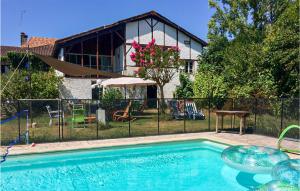 Maisons de vacances Beautiful Home In Sault-de-navailles With Outdoor Swimming Pool, Wifi And Private Swimming Pool : photos des chambres