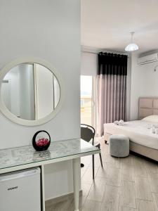 Gjoka Rooms & Apartments, in front of Bougainville Bay