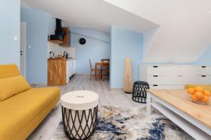 Comfy Studio Zamkowa 400m from the Beach by Renters
