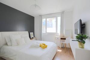 Appartements HolyHome Limeil - Appartement avec baignoire spa Balneo : photos des chambres