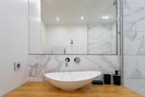 Appartements HolyHome Limeil - Appartement avec baignoire spa Balneo : photos des chambres