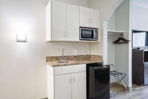 Blue Water Inn & Suites BW Signature Collection
