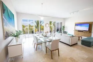 Modern Apartment - Steps to Puntarena Beach Club & Shops - Marina Overlook - Sleeps 10 - Los Santos