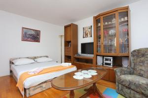 Apartments by the sea Orij, Omis - 7534