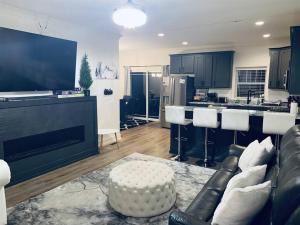 Luxury Bliss, Close to Major Attractions w/Game Room & Gas Grill