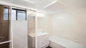 Terrigal Bay #9 Pool In Complex, Close To Beach Accom Holidays