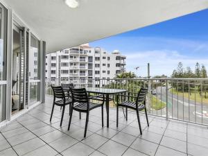Kawana Beachside Getaway 1 Bedroom Apartment